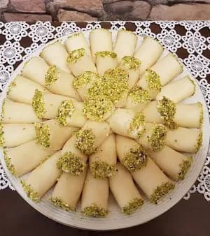 Halawet El Jibn: A Taste of Heaven in Traditional Syrian Sweets